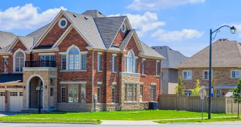 Average Townhouse Prices. What can you afford in Brampton, Ontario with $400,000 to $480,000?