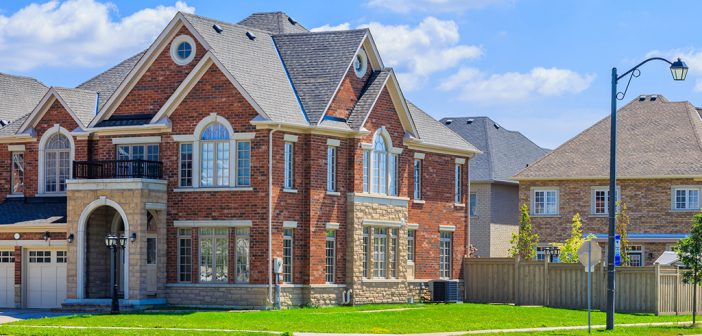 Average Townhouse Prices. What can you afford in Brampton, Ontario with $400,000 to $480,000?