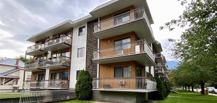 Townhouse in Range in $100K to $300K and Real Estate Market Condition of Revelstoke