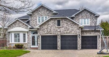 Number of Listings and Homes Available Within 550K Range in Richmond Hill